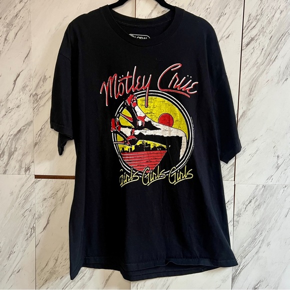 Vintage Motley Crüe Girls Girls Girls Black Cotton Graphic Band T-Shirt SZ L - Picture 2 of 3